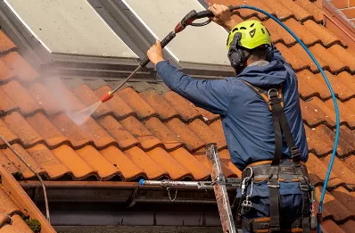 Démoussage et hydrofuge de toiture à Jausiers